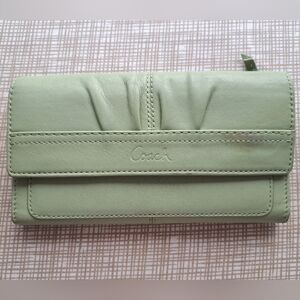 The Coach Soho Pleated Leather Wallet Sage Green